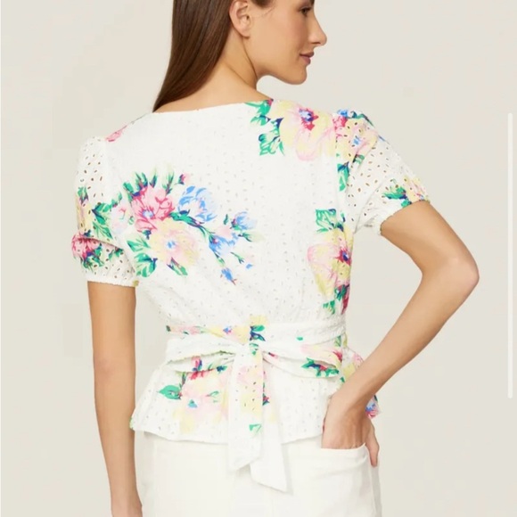 Slate & Willow White Floral Top - Size Medium - RTR - Excellent Condition! - Picture 5 of 11